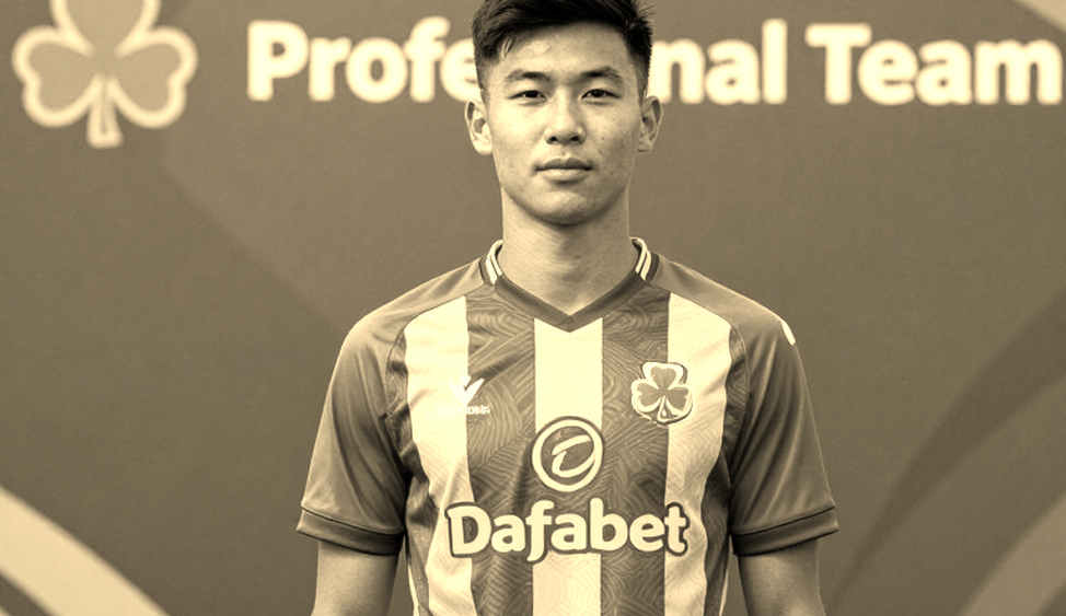 Nhịp đập bóng đá Việt Nam: giữa khán đài V-League và những trang dữ liệu